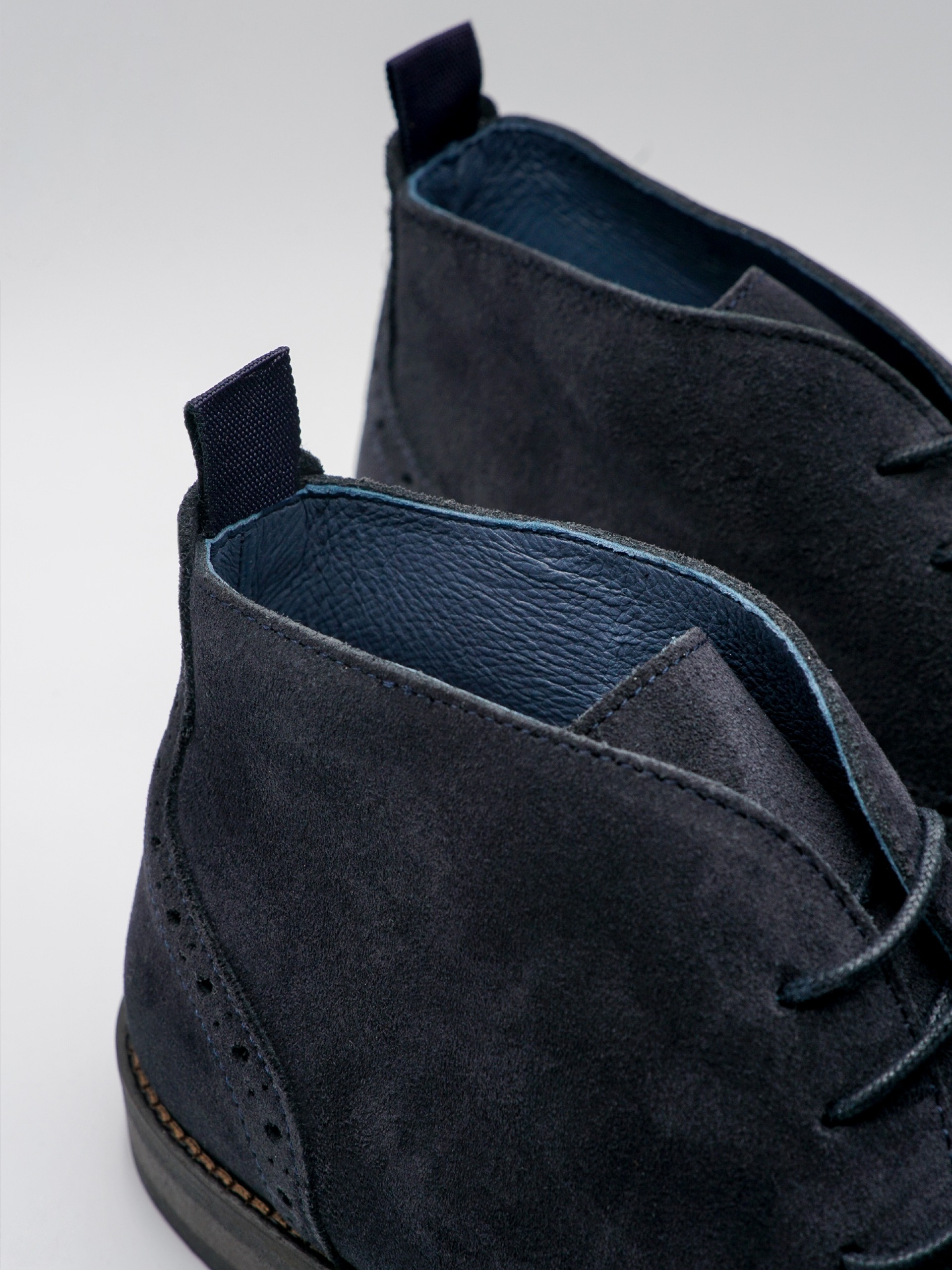 Botin de piel serraje