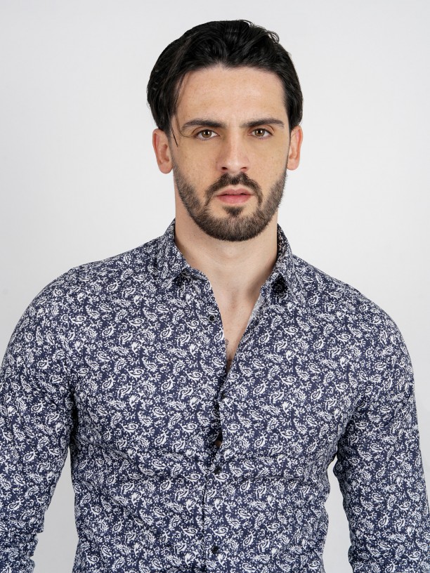 Cotton shirt with leaf pattern