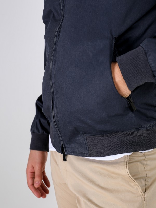 Chaqueta de algodón liso con cuello alto Chaqueta de algodón liso con cuello alto