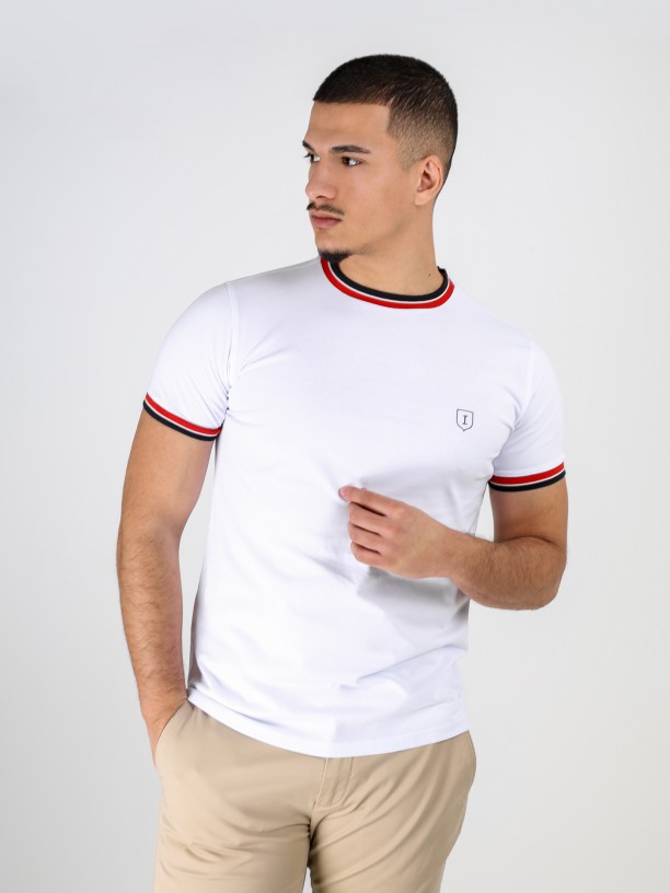 Plain cotton t-shirt with contrast Plain cotton t-shirt with contrast