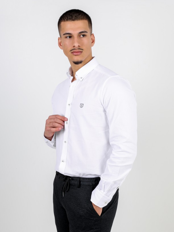 Camisa de algodão com bordado Camisa de algodão com bordado