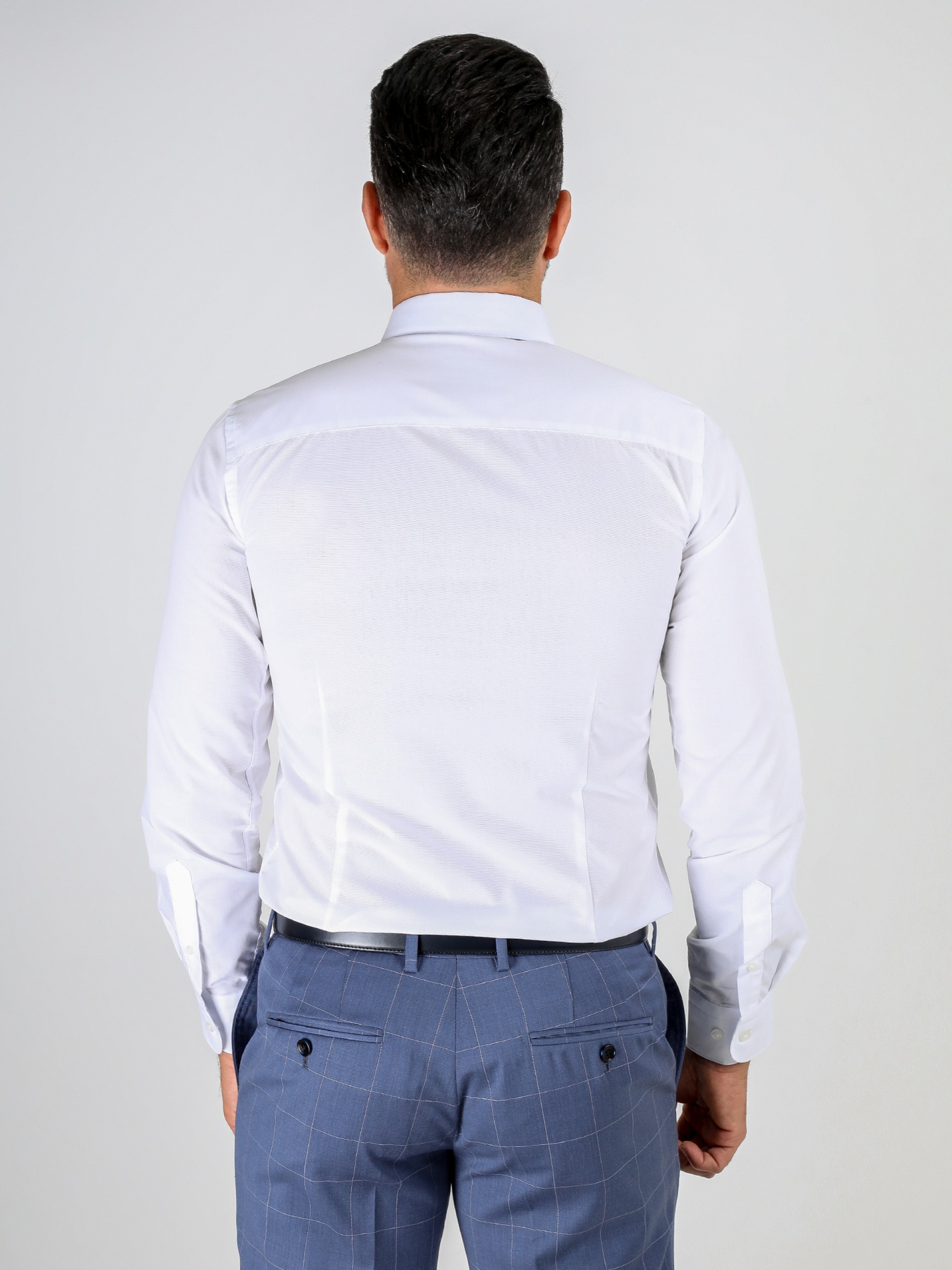 Camisa clássica slim fit com bordado