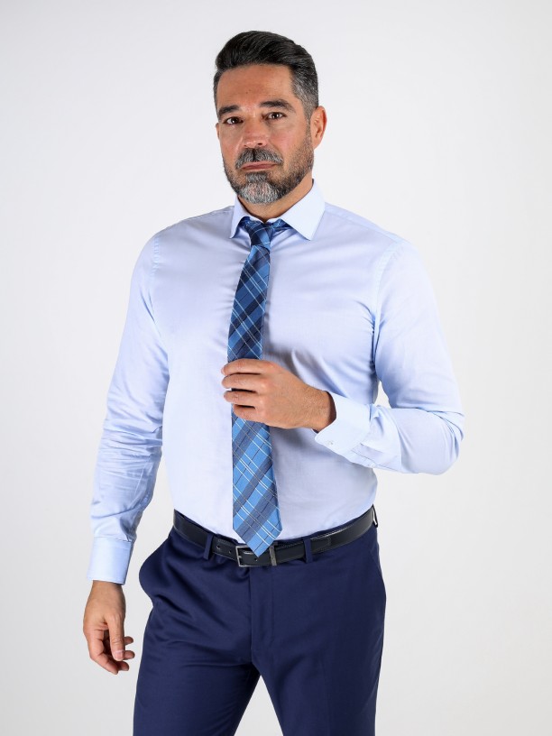 Camisa clássica lisa regular fit Camisa clássica lisa regular fit