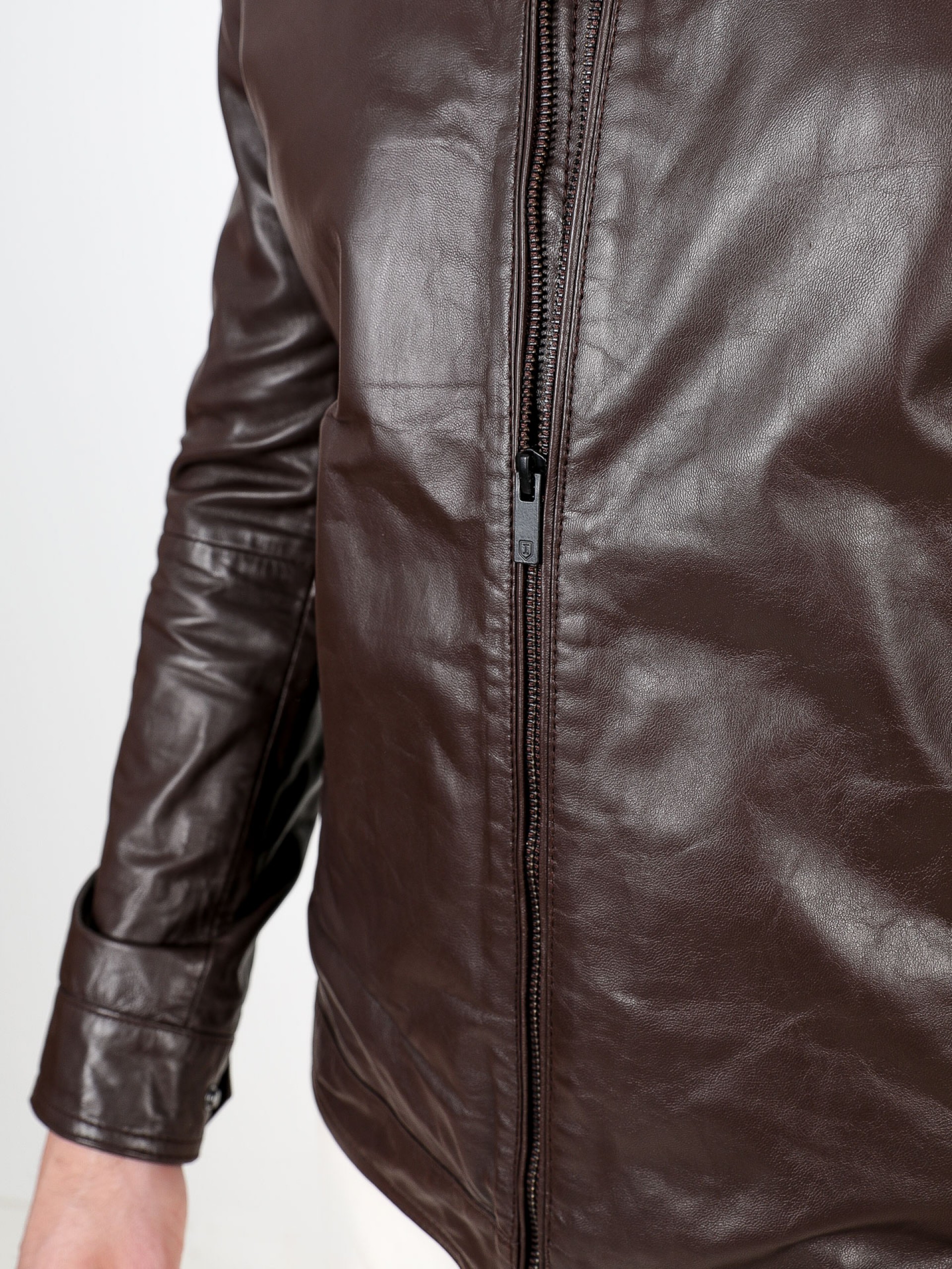 Blusão liso de pele genuína