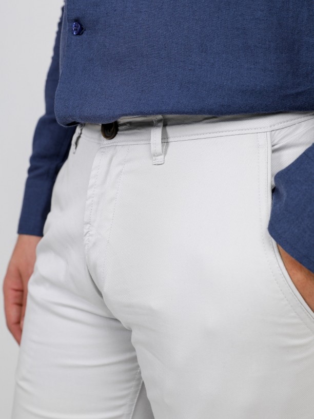 Pantalones chino slim fit cinco bolsillos