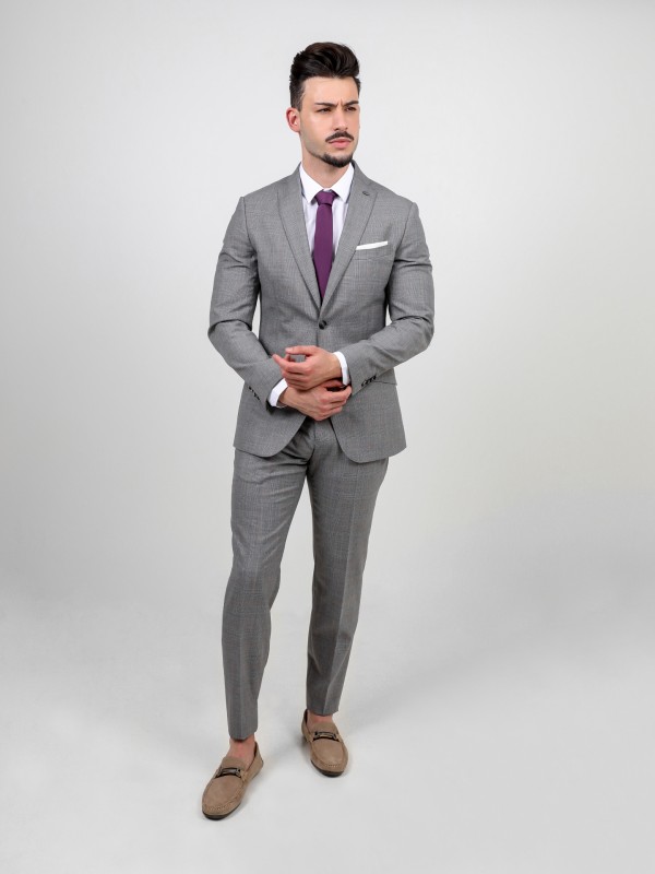 Slim fit wool suit with plaid pattern