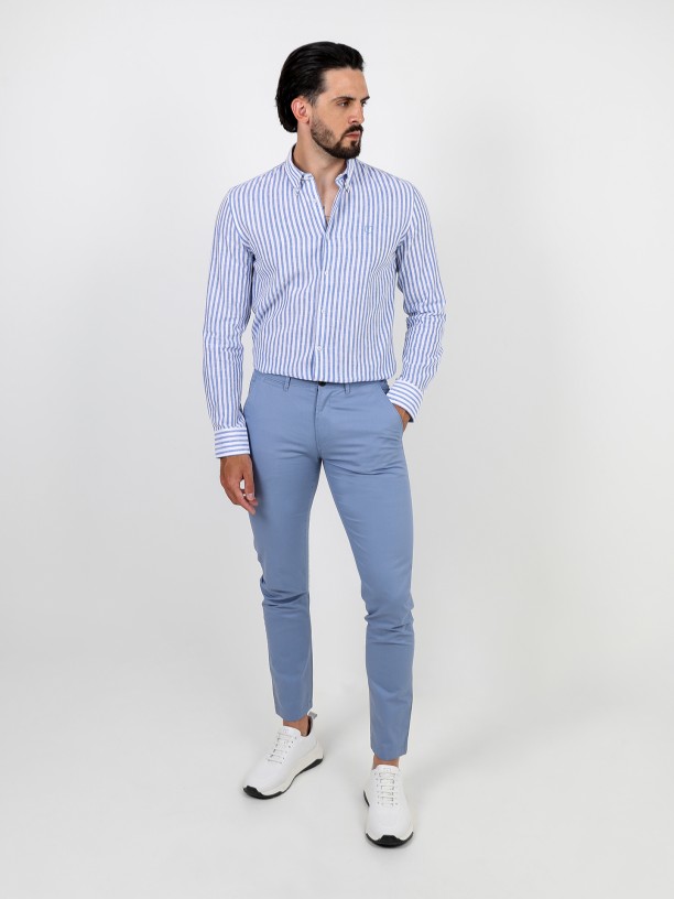 Calças chino slim fit cinco bolsos Calças chino slim fit cinco bolsos