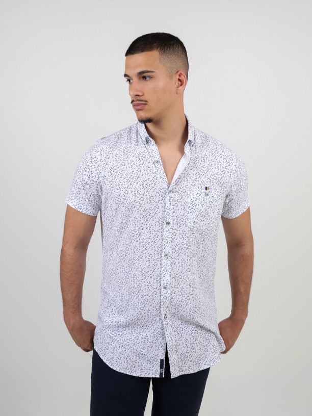 Shirt with multicolored pattern and pocket