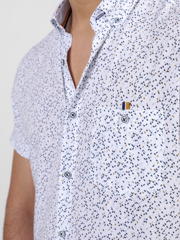 Shirt with multicolored pattern and pocket