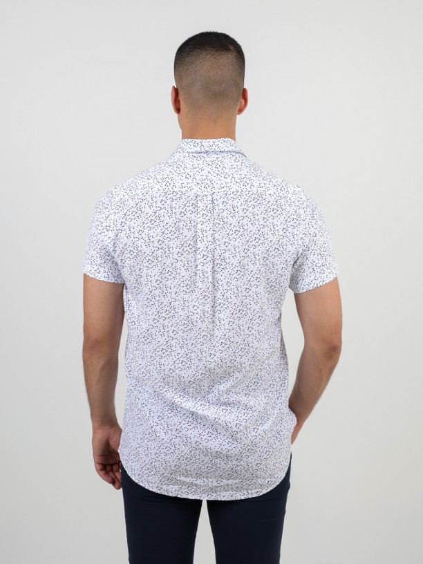 Shirt with multicolored pattern and pocket