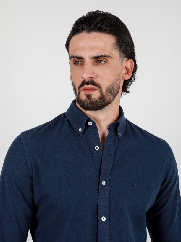 Camisa lisa de algodo e linho