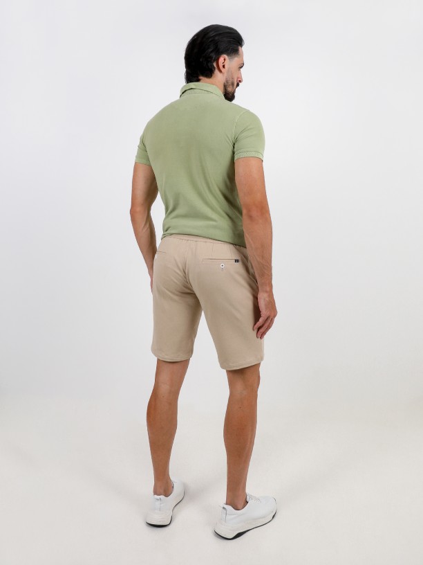 Structured jogger shorts with elastic waist