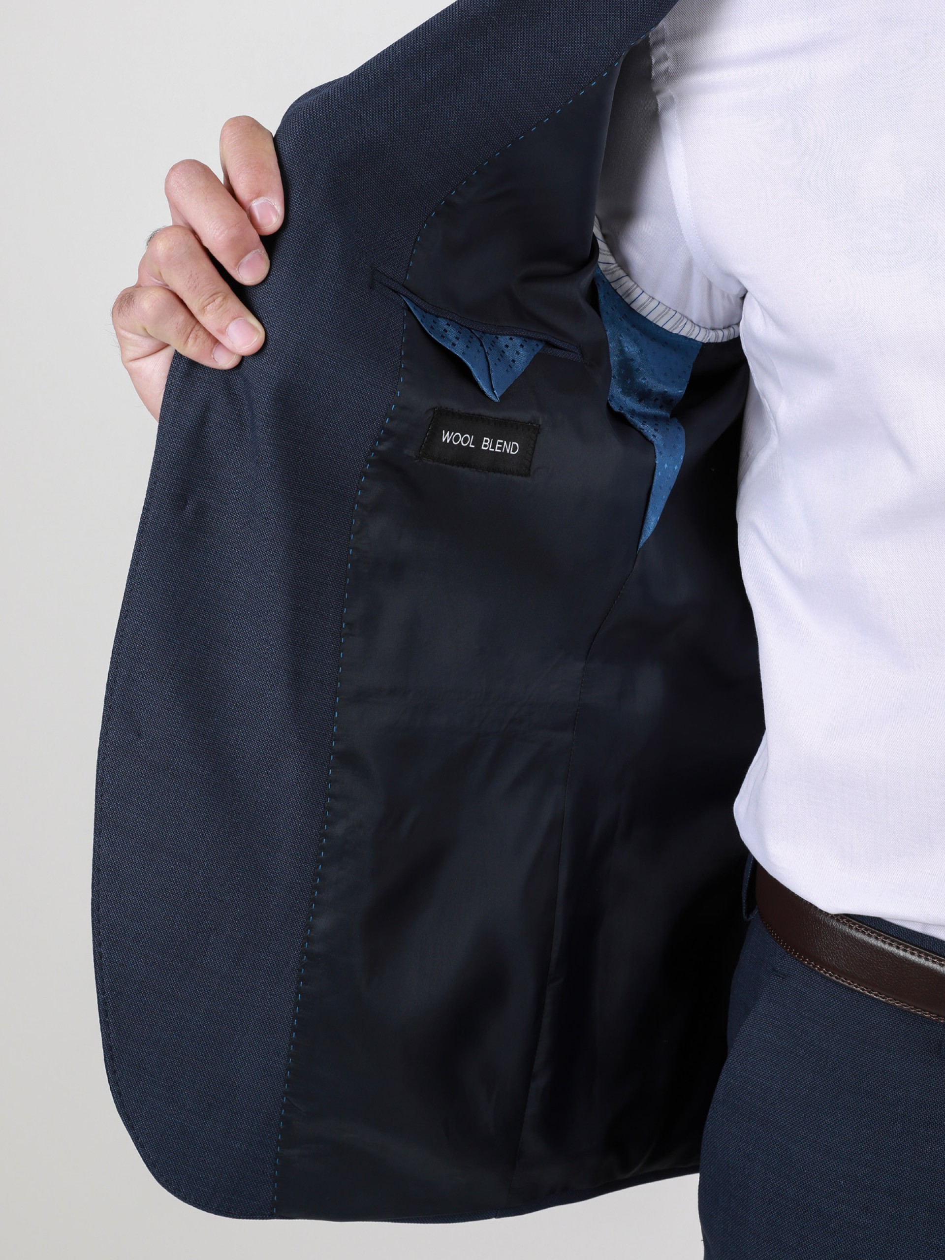 Fato liso regular fit lã elástica