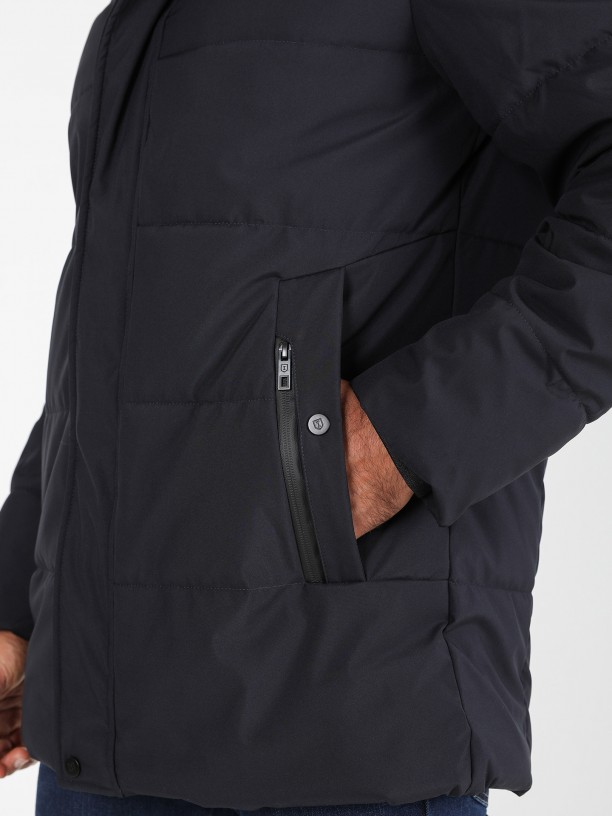 Parka tcnica com capuz