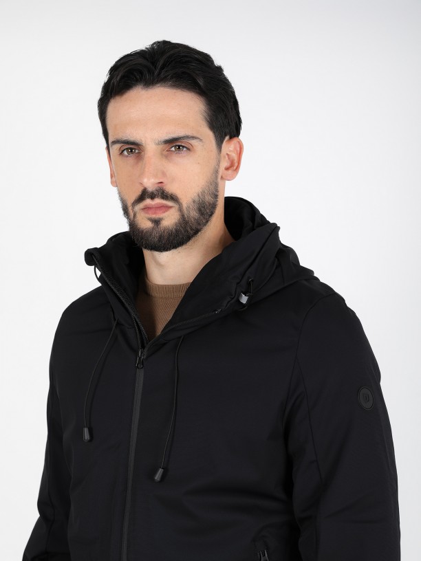Parka tcnica com capuz