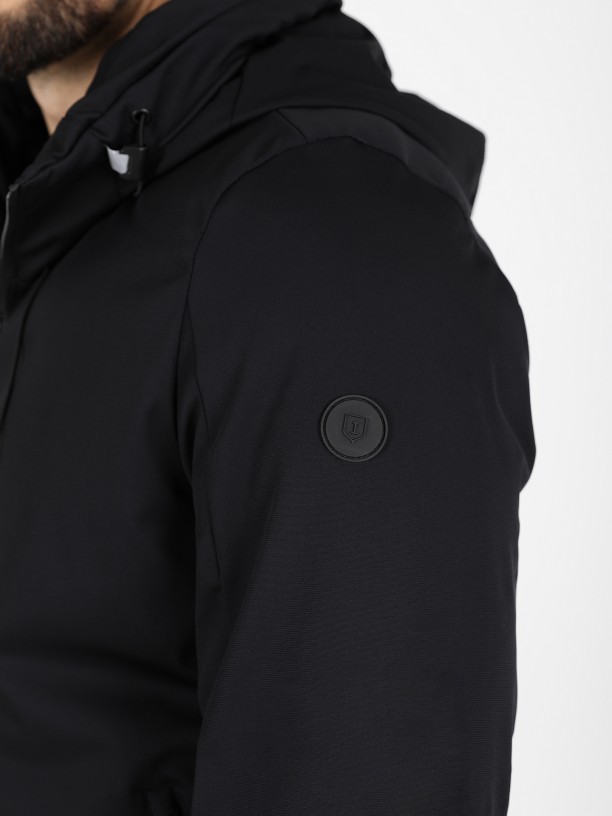 Parka tcnica com capuz