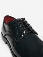 Varnish leather elegant shoes