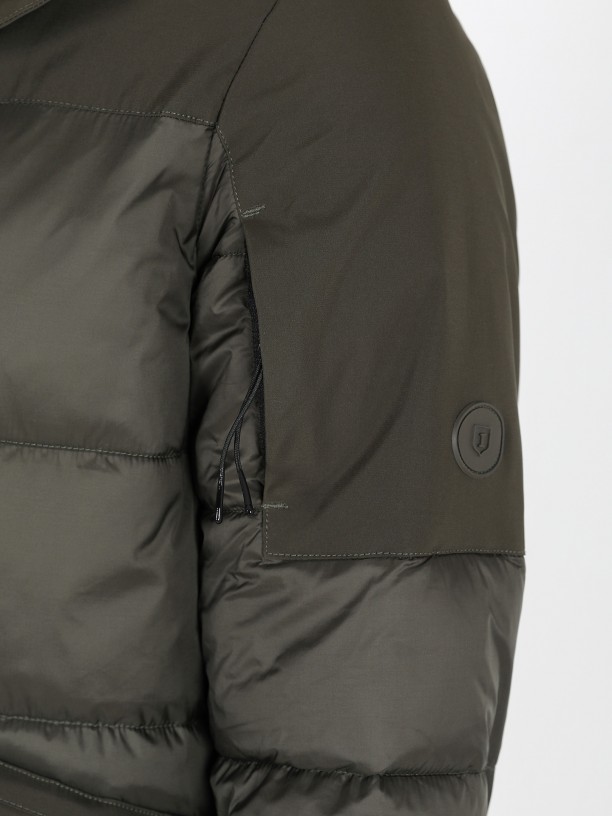 Anorak tcnico smart con capucha