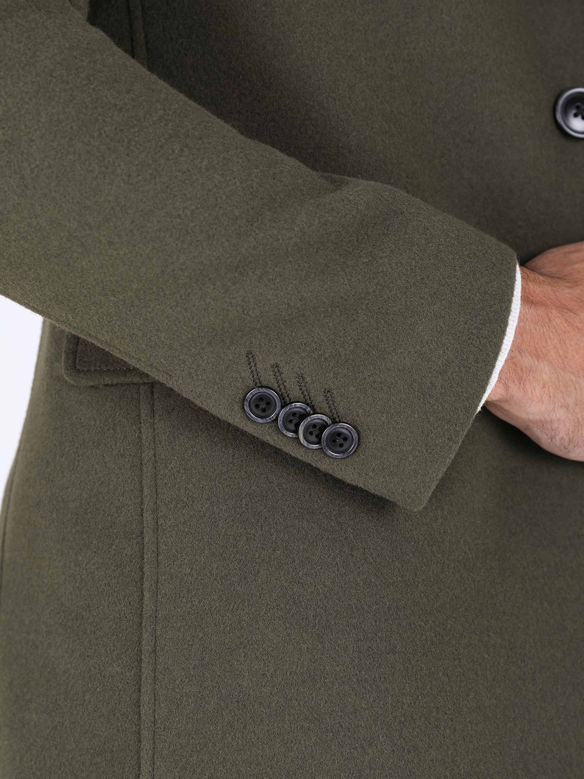 Sobretudo slim fit lapela clássica