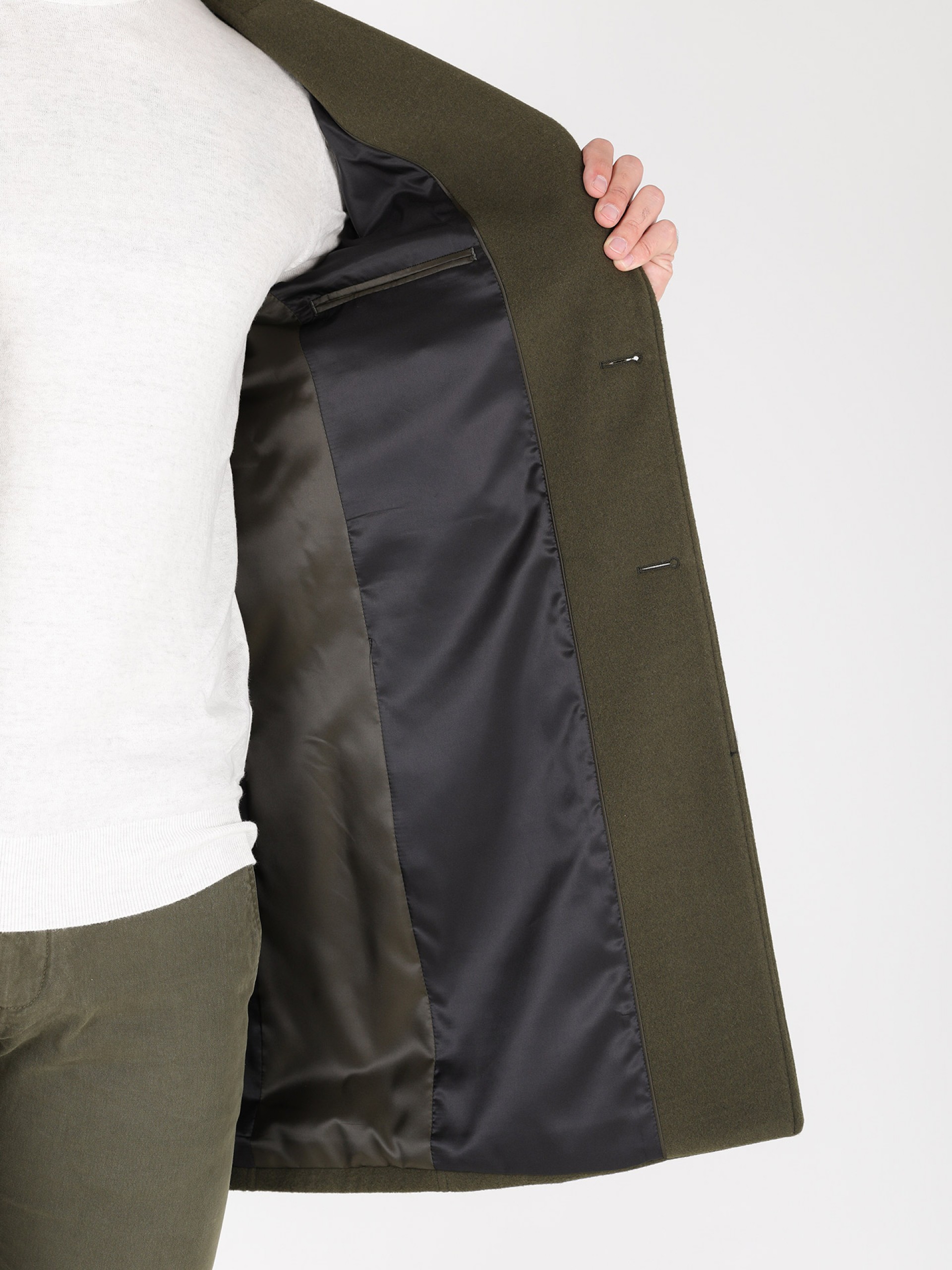 Sobretudo slim fit lapela clássica