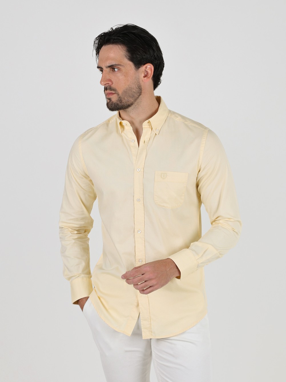 Camisa lisa de algodão com bolso