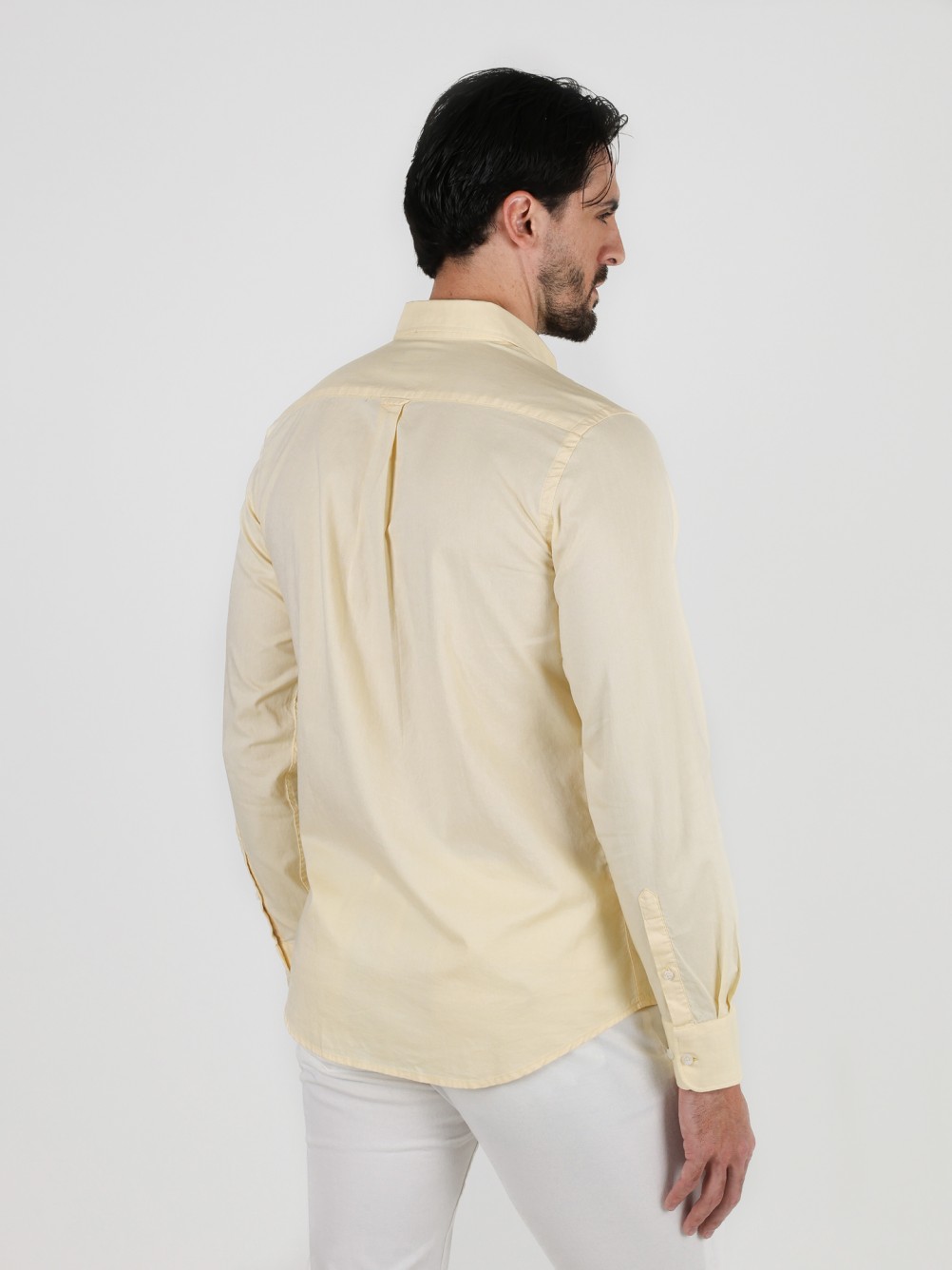 Camisa lisa de algod�o com bolso