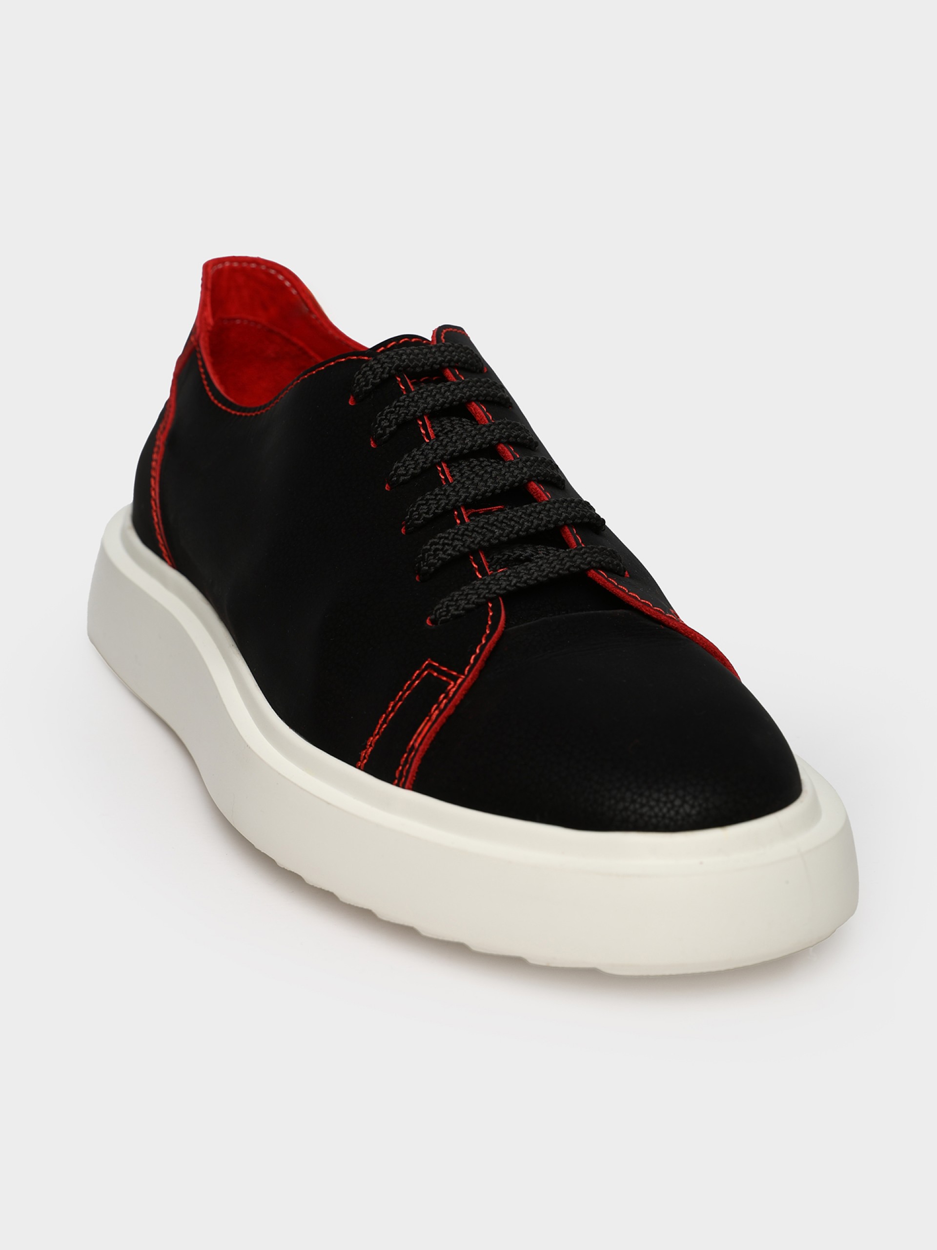 Deportivo de piel suela ancha