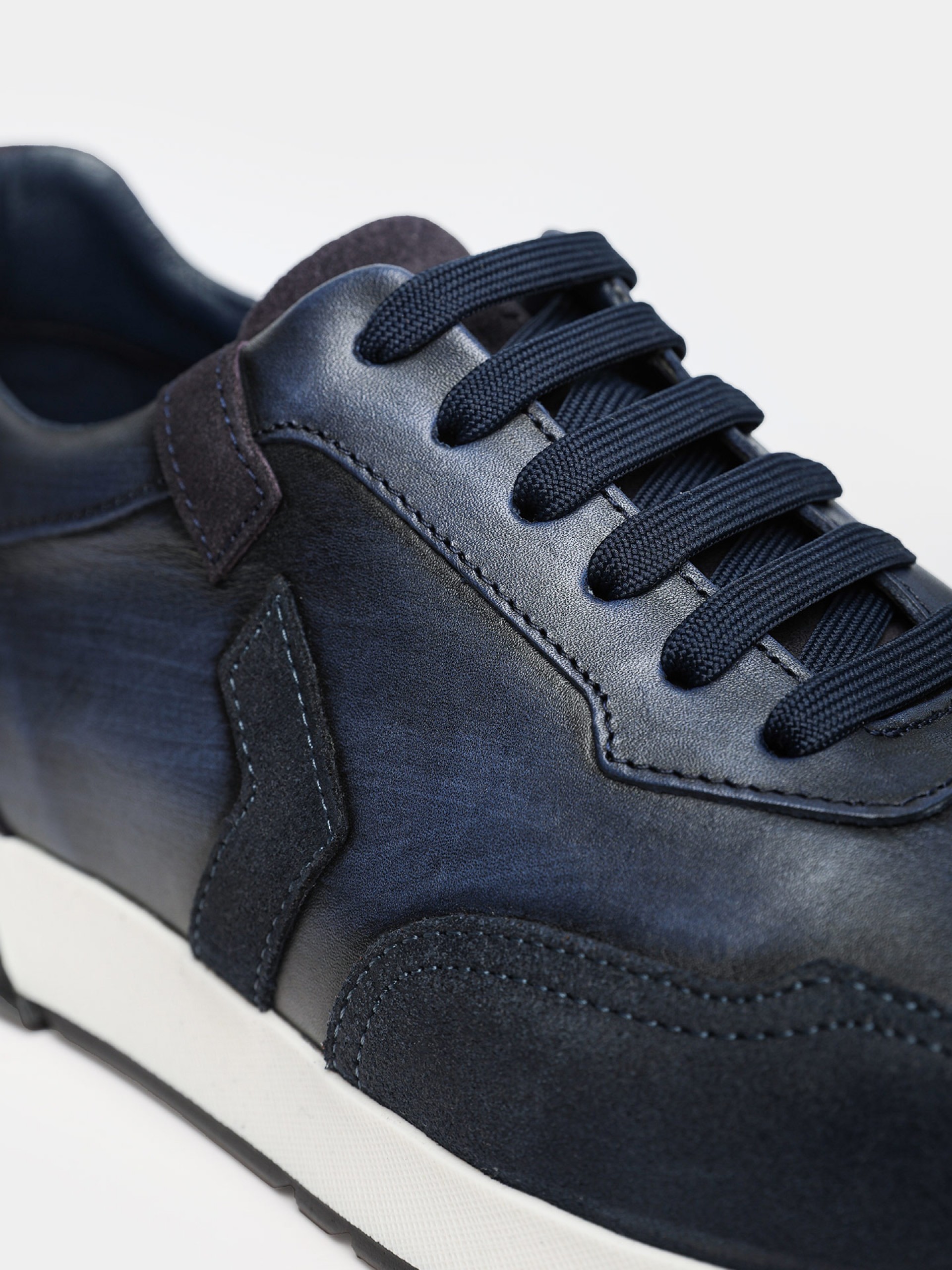 Deportivo de piel combinada