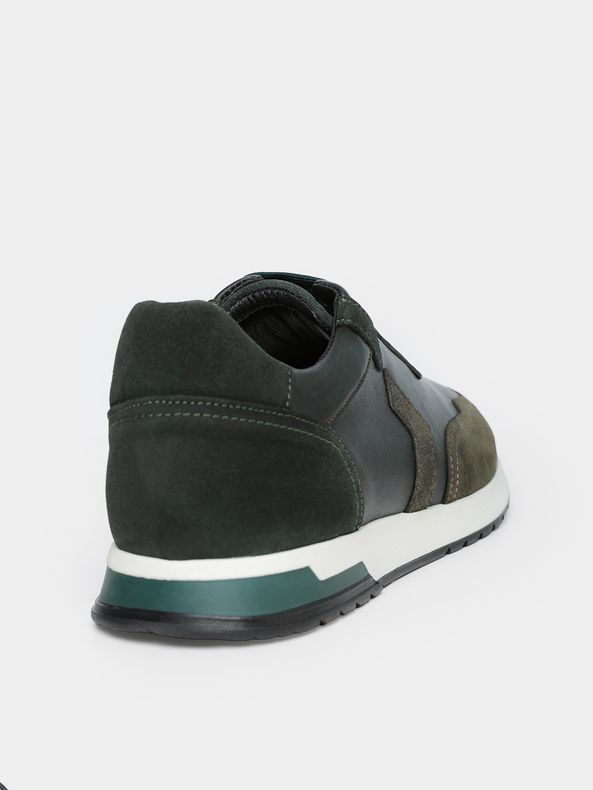 Deportivo de piel combinada