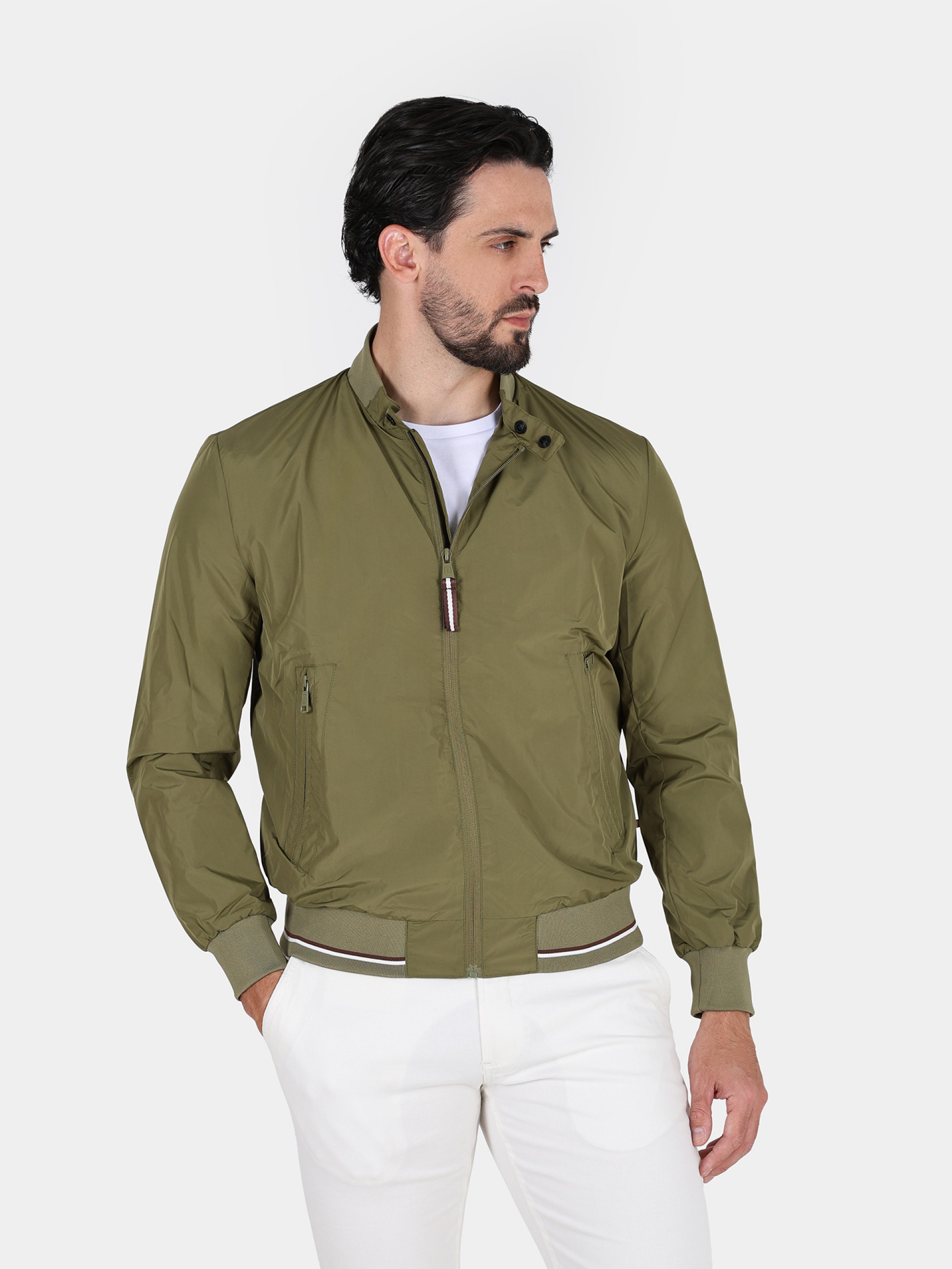 Chaqueta bomber ultraligero