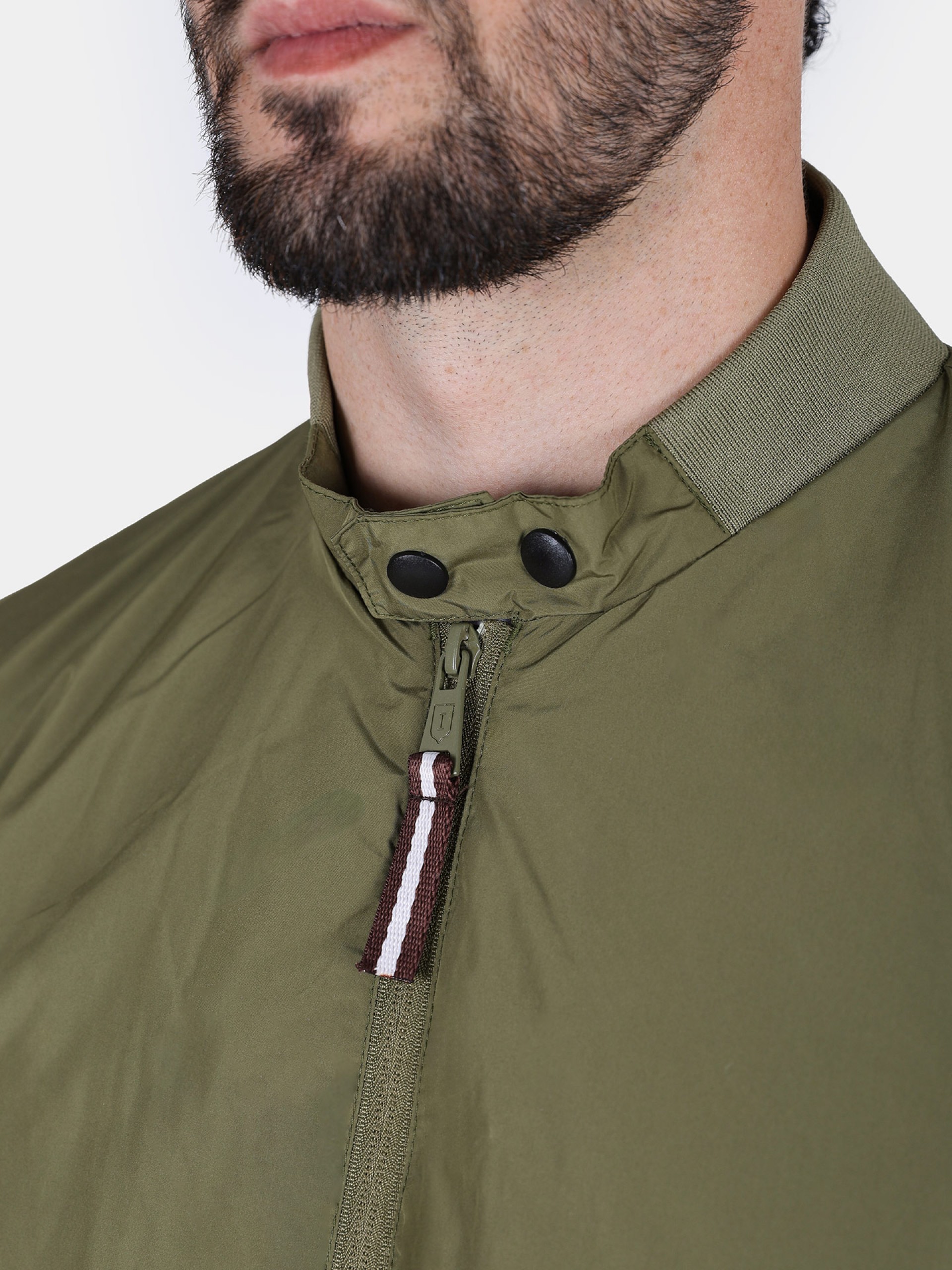 Chaqueta bomber ultraligero