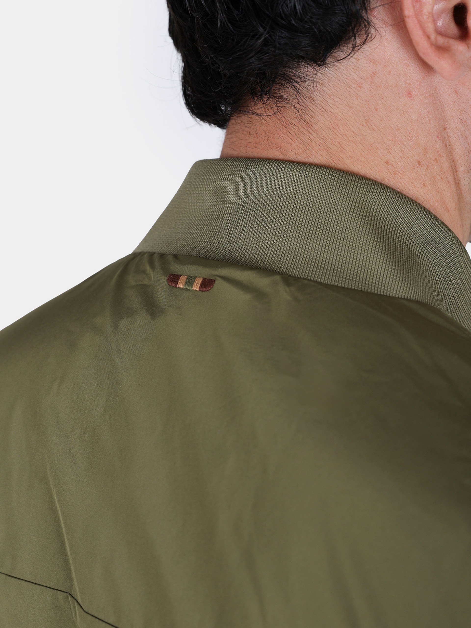 Chaqueta bomber ultraligero