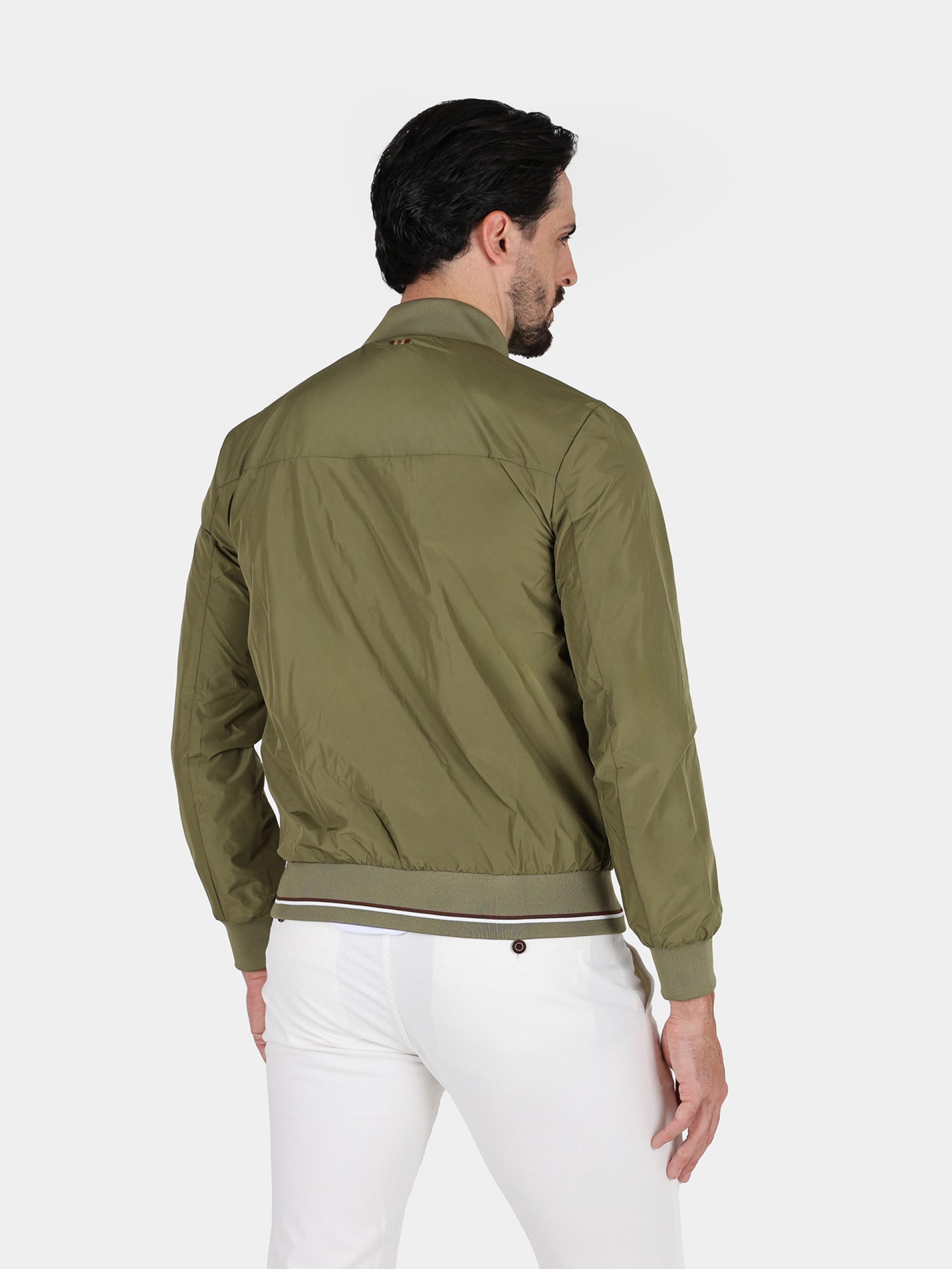 Chaqueta bomber ultraligero