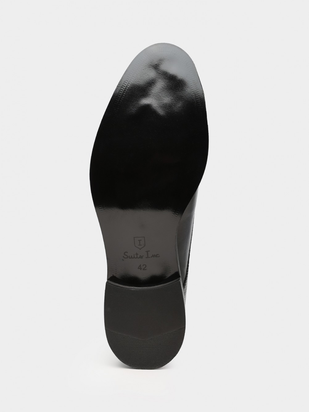 Leather shoes with pattern