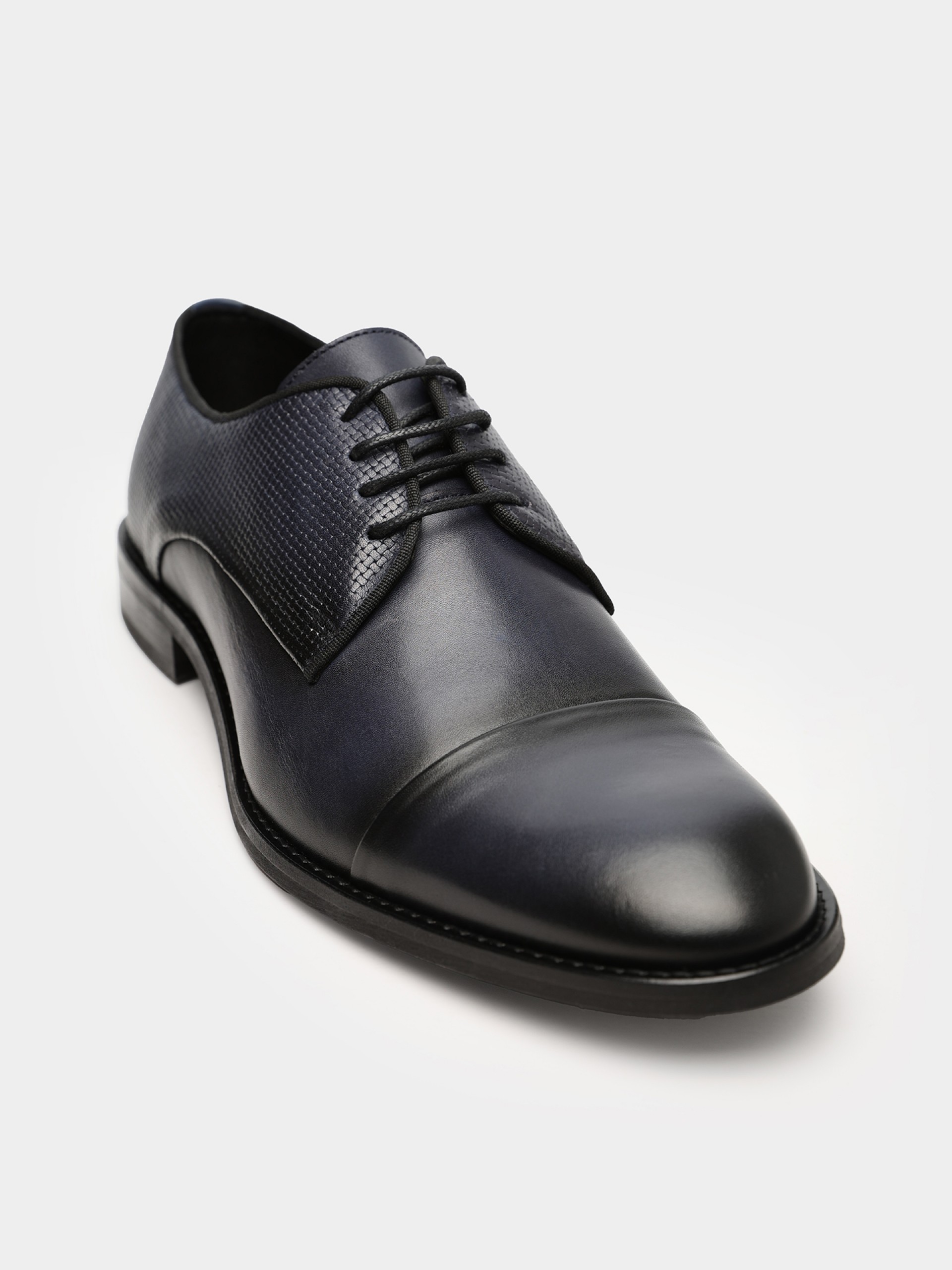 Sapato de pele com padrão