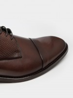 Leather shoes with pattern