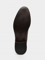 Leather shoes with pattern