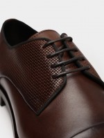 Leather shoes with pattern