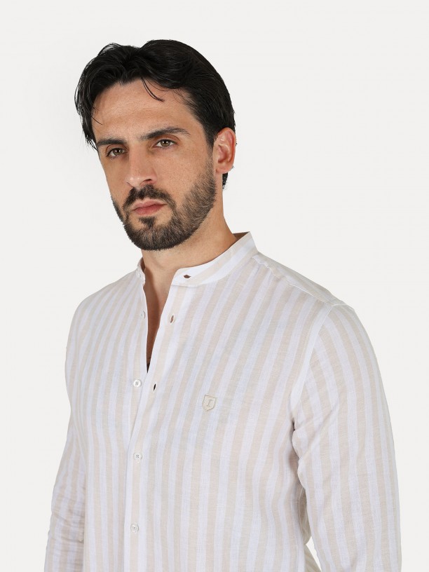 Camisa de linho e algodo com gola mandarim