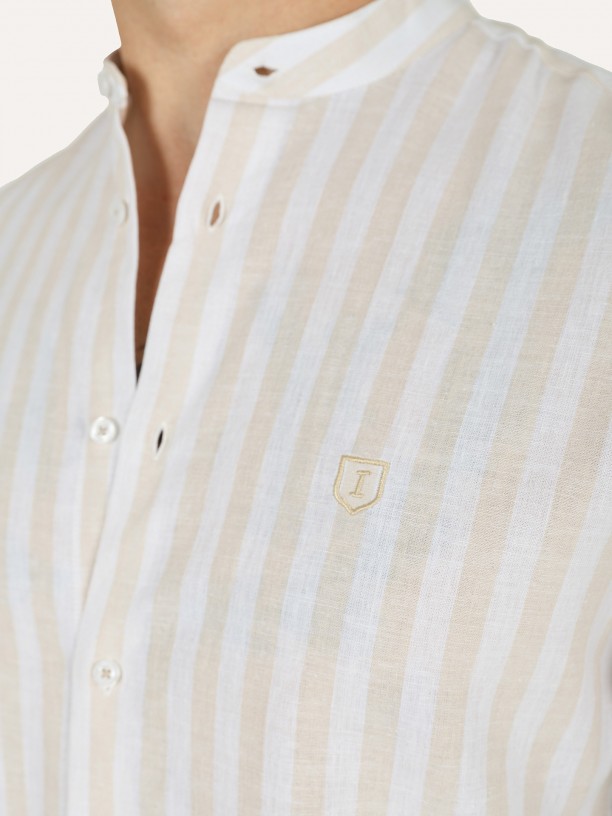 Camisa de linho e algodo com gola mandarim