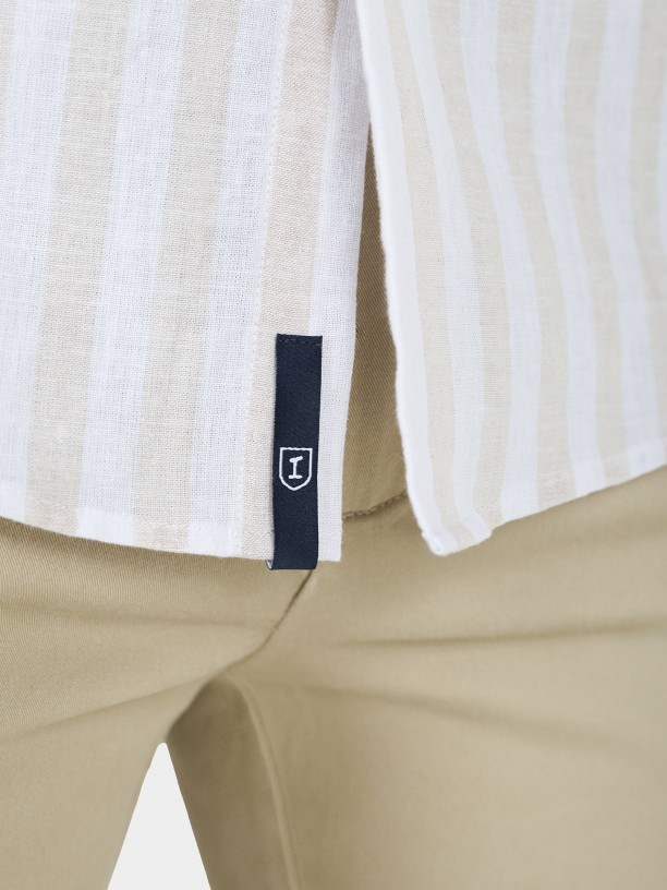 Camisa de linho e algodo com gola mandarim