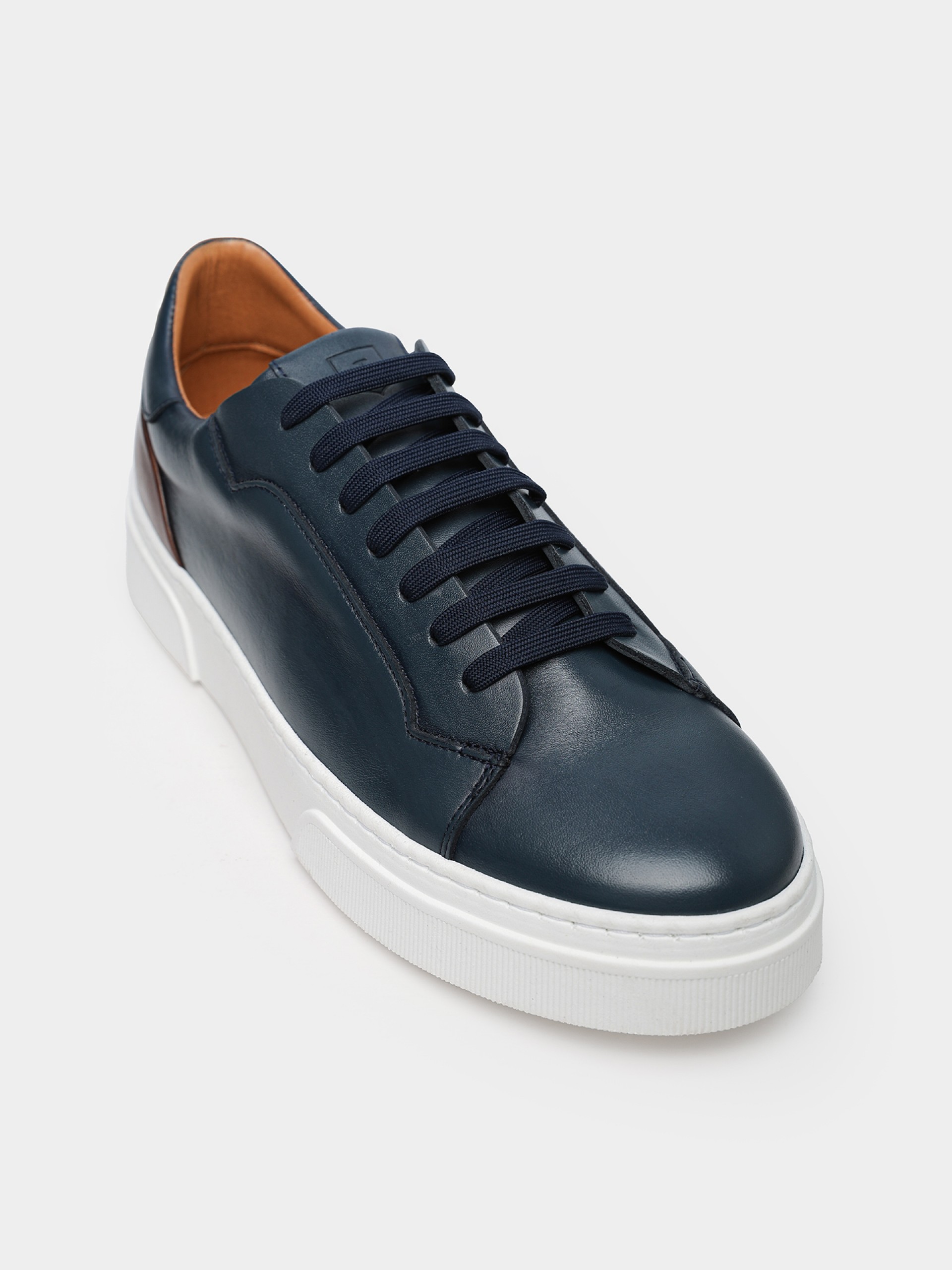 Sapatilha de pele polida