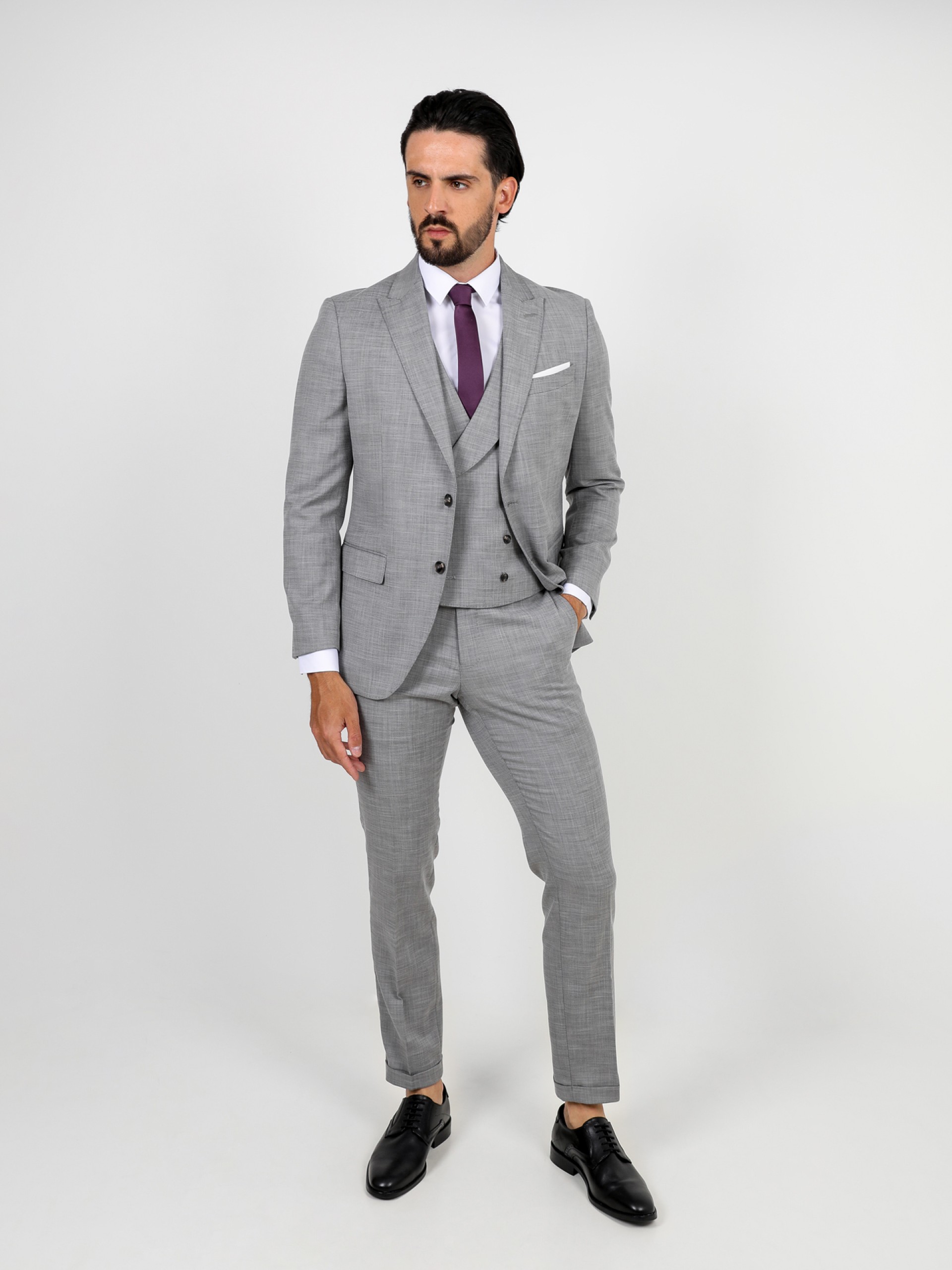 Slim fit plain suit with vest