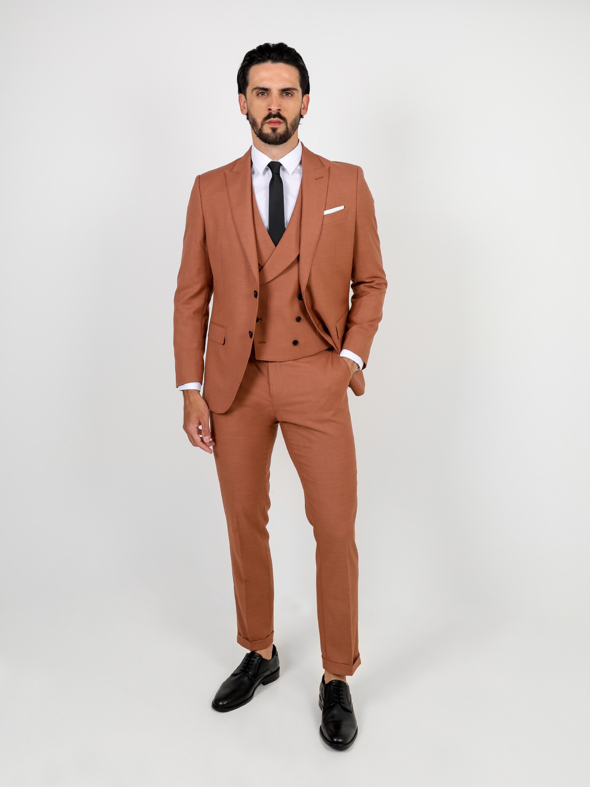 Slim fit plain suit with vest