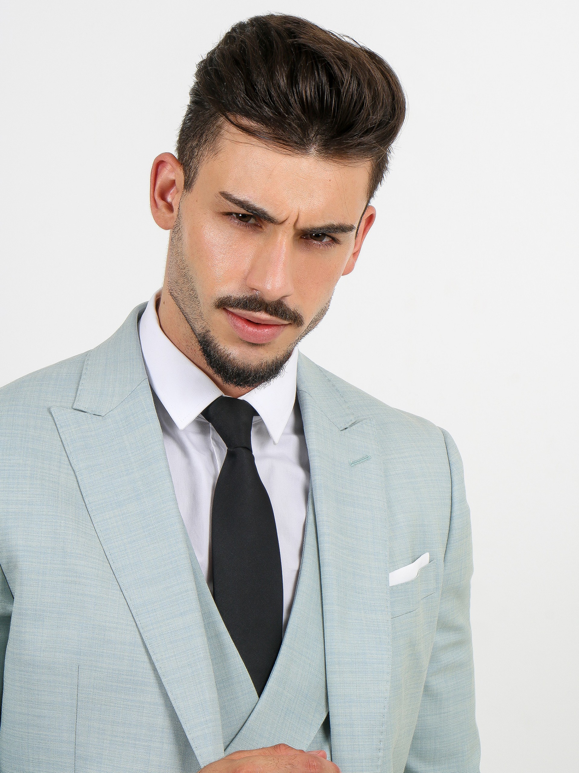 Traje liso slim fit con chaleco