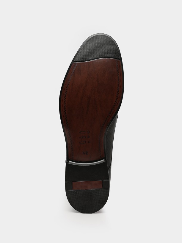 Sapato elegante de pele com padrão Sapato elegante de pele com padrão