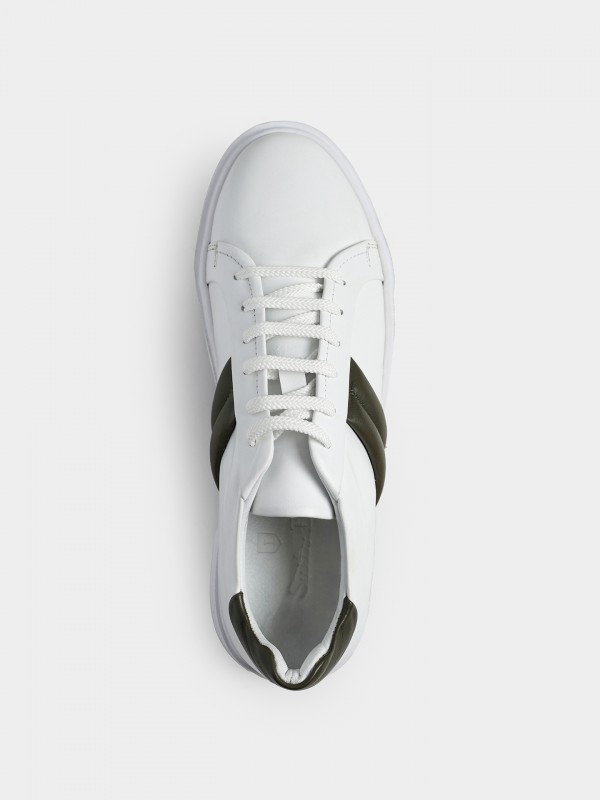 Sapatilha de pele com pormenor lateral Sapatilha de pele com pormenor lateral