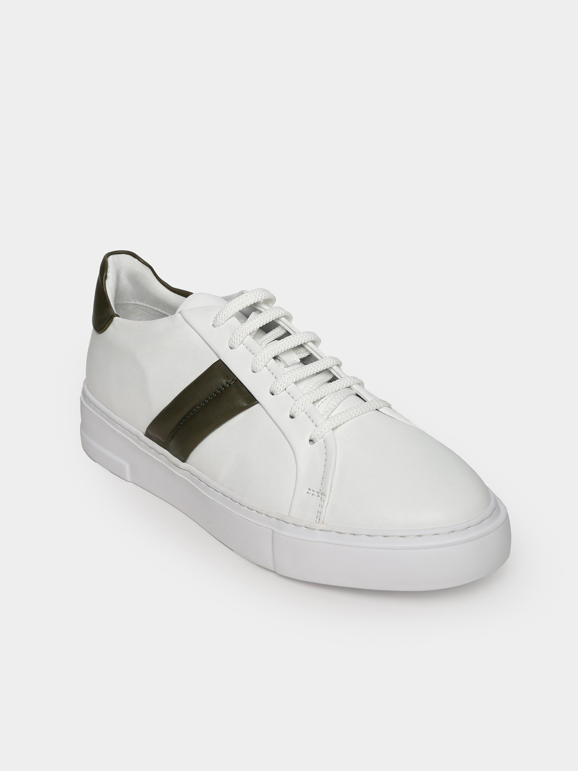 Bailarina de cuero con detalle lateral