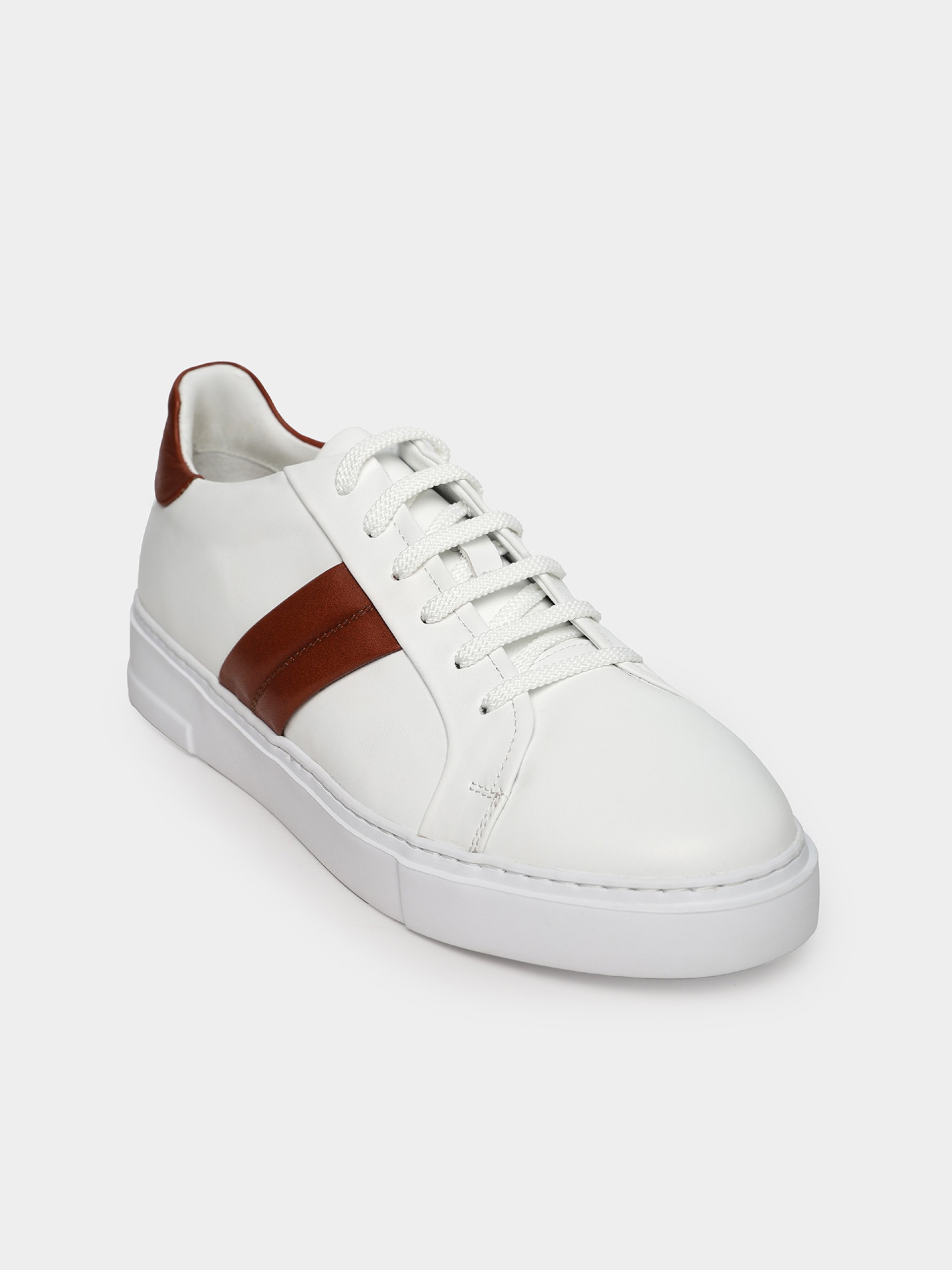 Bailarina de cuero con detalle lateral