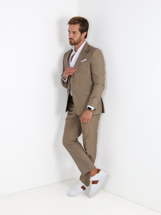 Structured linen suit
